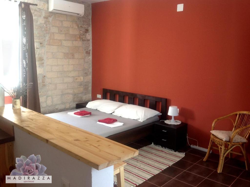 Apartments Madirazza Трогир Экстерьер фото